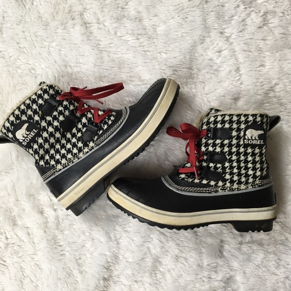 sorel houndstooth boots